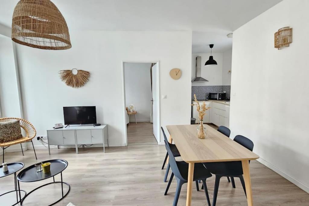Superbe Appartement 2 Chambres Au Coeur De Pau Buitenkant foto